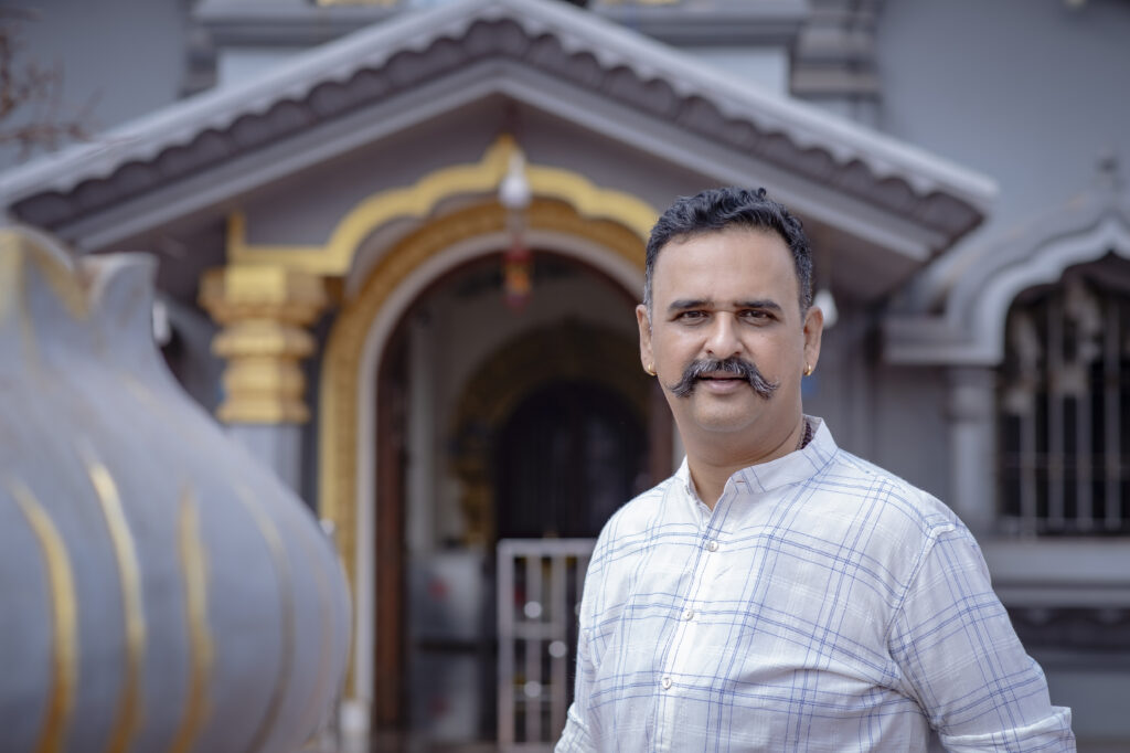 Volunteer Power in Navratri - Giresh Vasudev Kulkarni